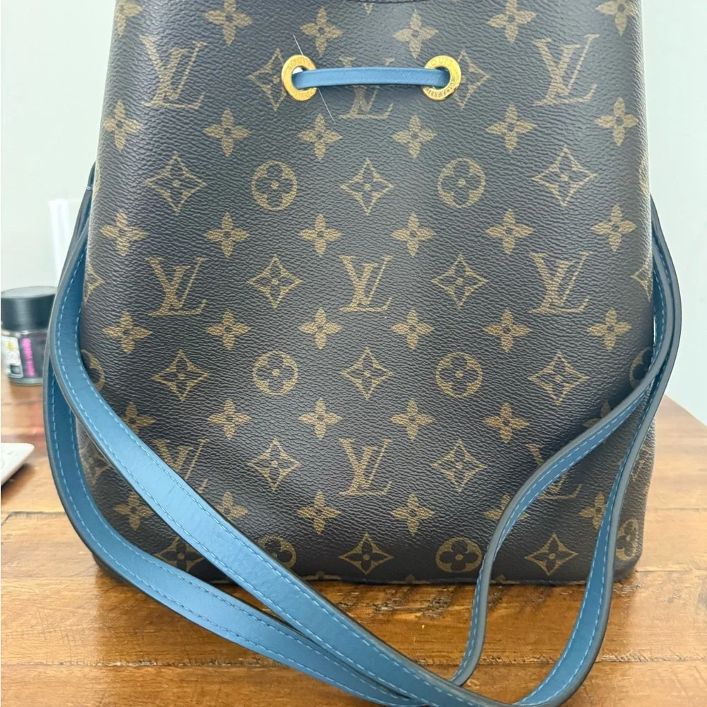 Louis Vuitton Brown and Blue Monogram Shoulder Bag - Picture 4 of 8